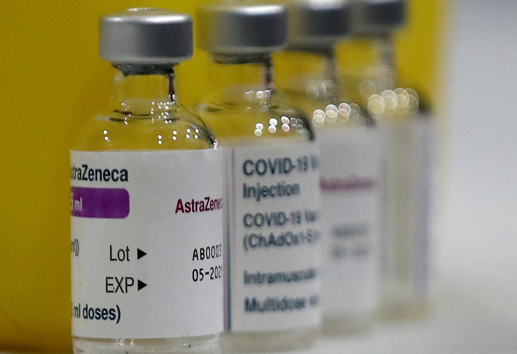 Εμβόλιο AstraZeneca: Νέα προειδοποίηση του ΕΟΦ – Ποιοι δεν πρέπει να το κάνουν
