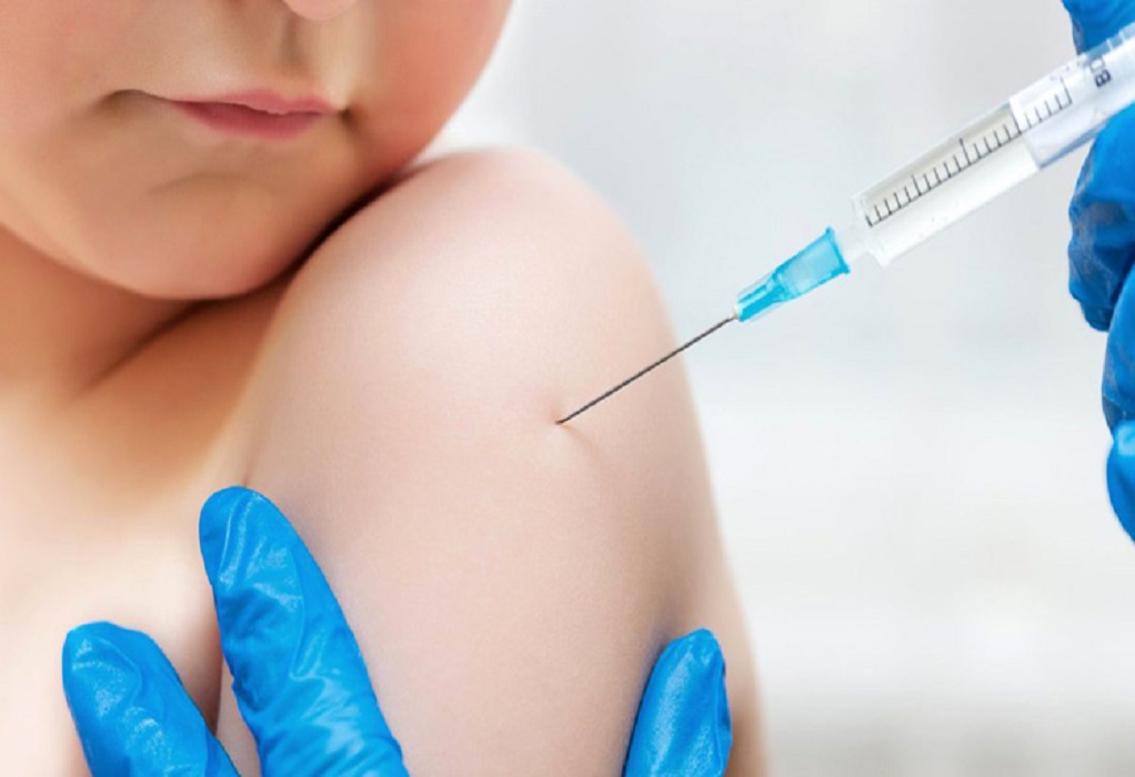 Γαλλία: Ξεκίνησε ο εμβολιασμός 12χρονων με ειδικές βελόνες