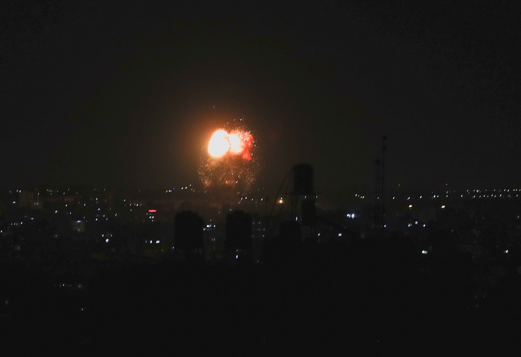 Λωρίδα Γάζας: Με αεροπορικά πλήγματα το Ισραήλ απάντησε στην εκτόξευση ρουκετών