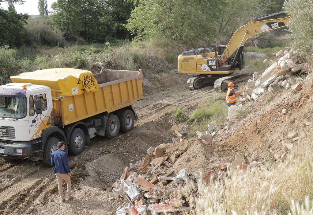 ΑΝΑΚΕΜ: Εθελοντικός καθαρισμός του ποταμού Χαβρία – Απομακρύνθηκαν 500 τόνοι απόβλητα