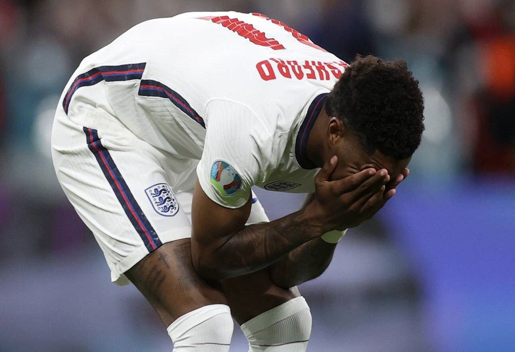 Euro 2020: Στόχος ρατσιστικών επιθέσεων οι τρεις Άγγλοι ποδοσφαιριστές που αστόχησαν στα πέναλτι