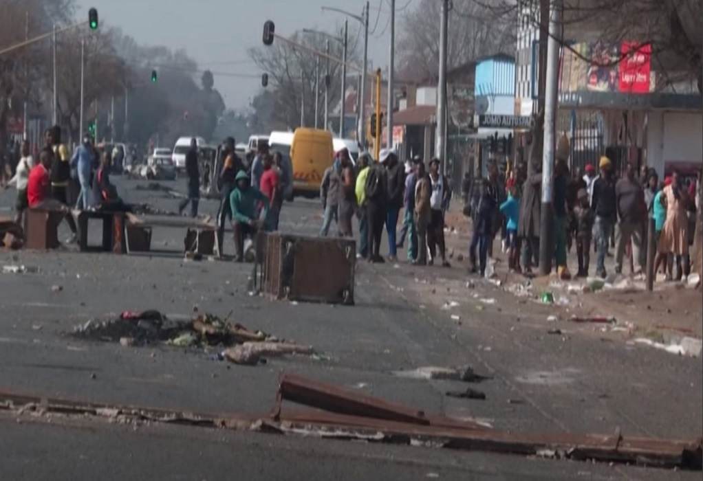 Νότια Αφρική: 20 οι νεκροί και 32 οι αγνοούμενοι από την κατάρρευση κτηρίου