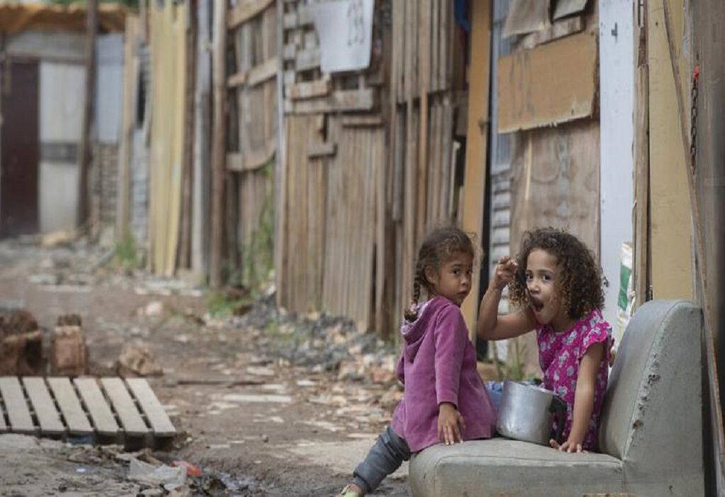 Eurostat: Ένα στα τρία Ελληνόπουλα αντιμέτωπο με τον κίνδυνο της φτώχειας ή του κοινωνικού αποκλεισμού