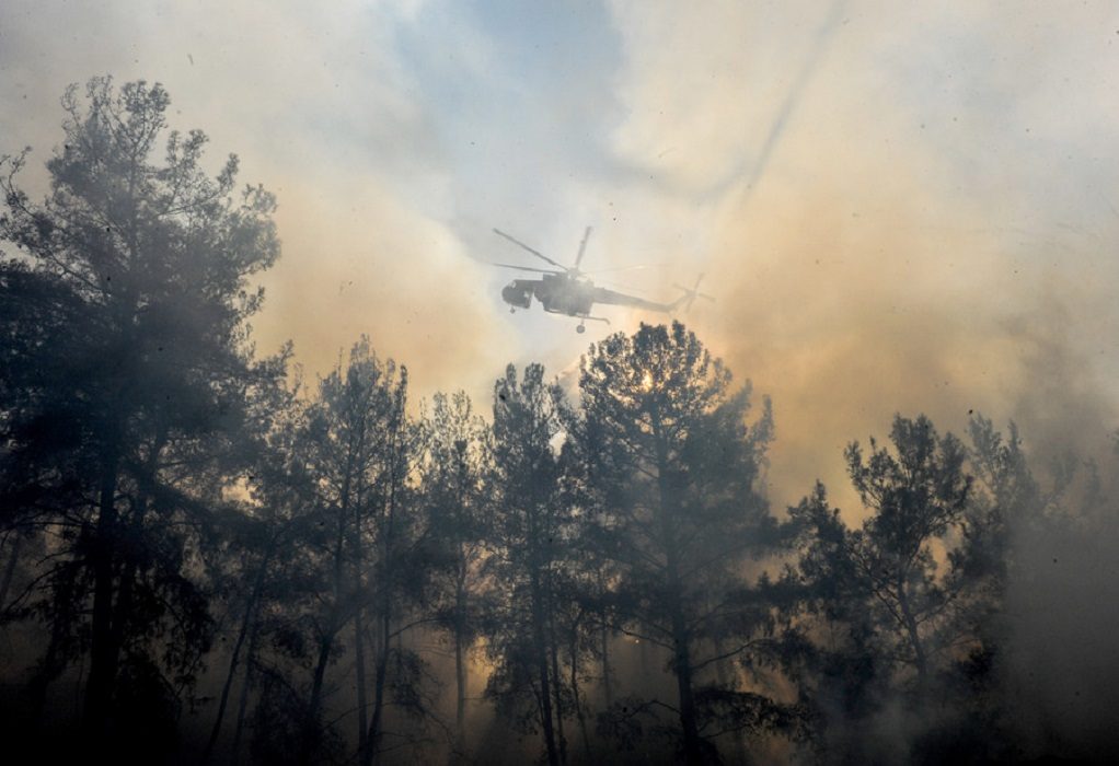 Πυρκαγιά στο Άγιον Όρος: Κυρίως από αέρος η κατάσβεση – Δύο τα πύρινα μέτωπα