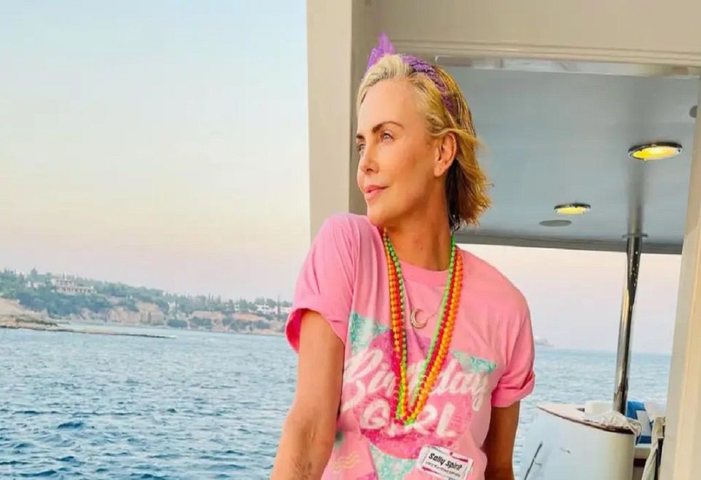 Η Σαρλίζ Θερόν γιόρτασε τα γενέθλιά της σε σκάφος στην Ελλάδα