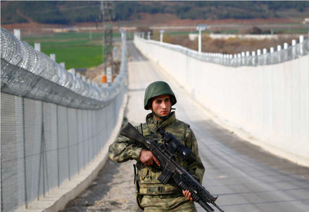 H Toυρκία κλείνει την “πόρτα” του Ιράν στους Αφγανούς