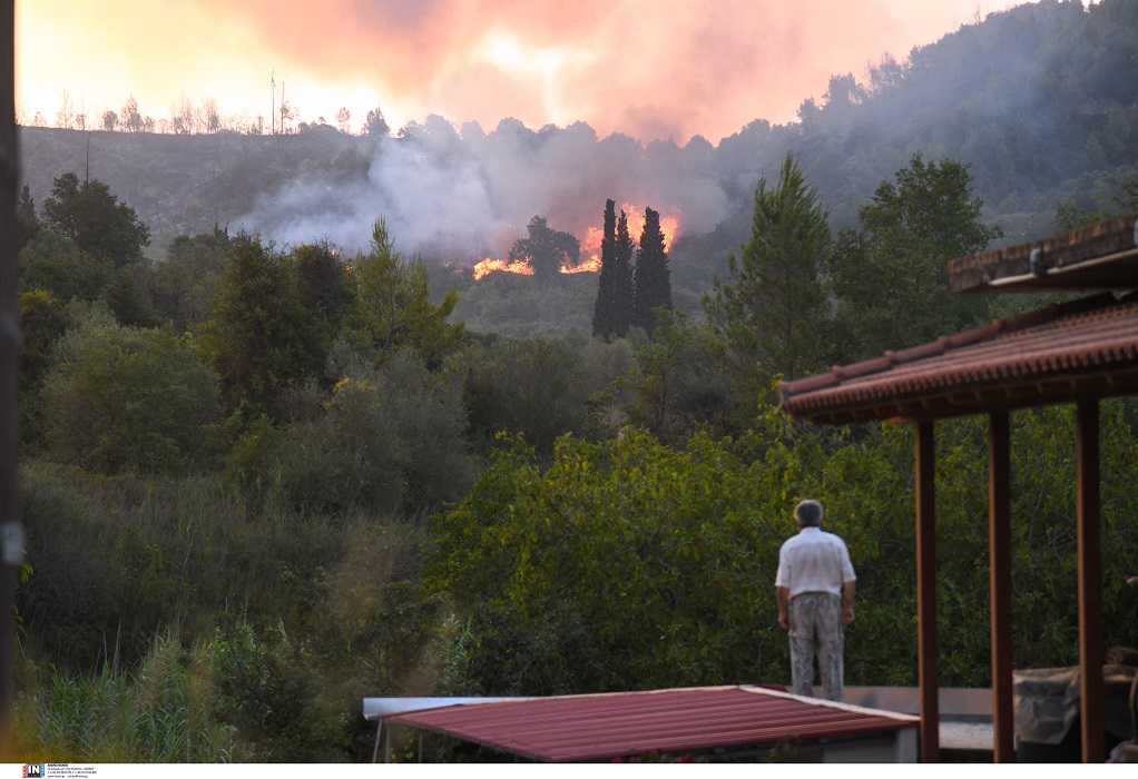 Δύσκολη η κατάσταση σε Εύβοια και Ολυμπία – Εκκενώθηκαν οικισμοί – 112 για Κεχριές