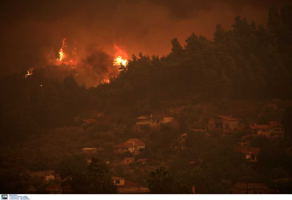 Βόρεια Εύβοια: Δύσκολη η νύχτα με νέα μέτωπα φωτιάς και αναζωπυρώσεις 