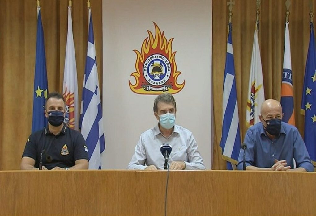 Μ. Χρυσοχοΐδης: Σε επιφυλακή το τριήμερο – Οριοθετήθηκε η πυρκαγιά στα Βίλια