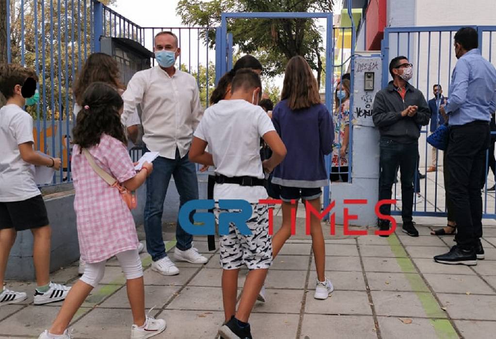 Κορωνοϊός: Πώς η μάσκα στα σχολεία περιορίζει τη διασπορά (ΕΡΕΥΝΑ)