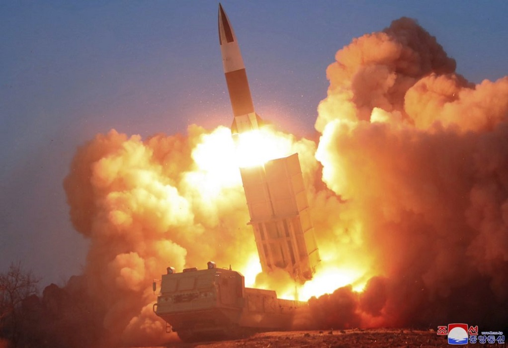 Βόρεια Κορέα: Εκτόξευσε βαλλιστικό πύραυλο προς ανατολική κατεύθυνση (VIDEO- ΦΩΤΟ)
