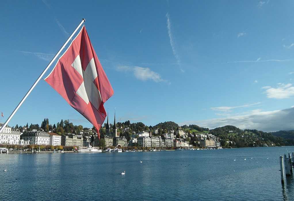 Ελβετία: Η στάθμη του νερού σε τέσσερις μεγάλες λίμνες είναι στα πιο χαμηλά επίπεδα για τον μήνα Αύγουστο
