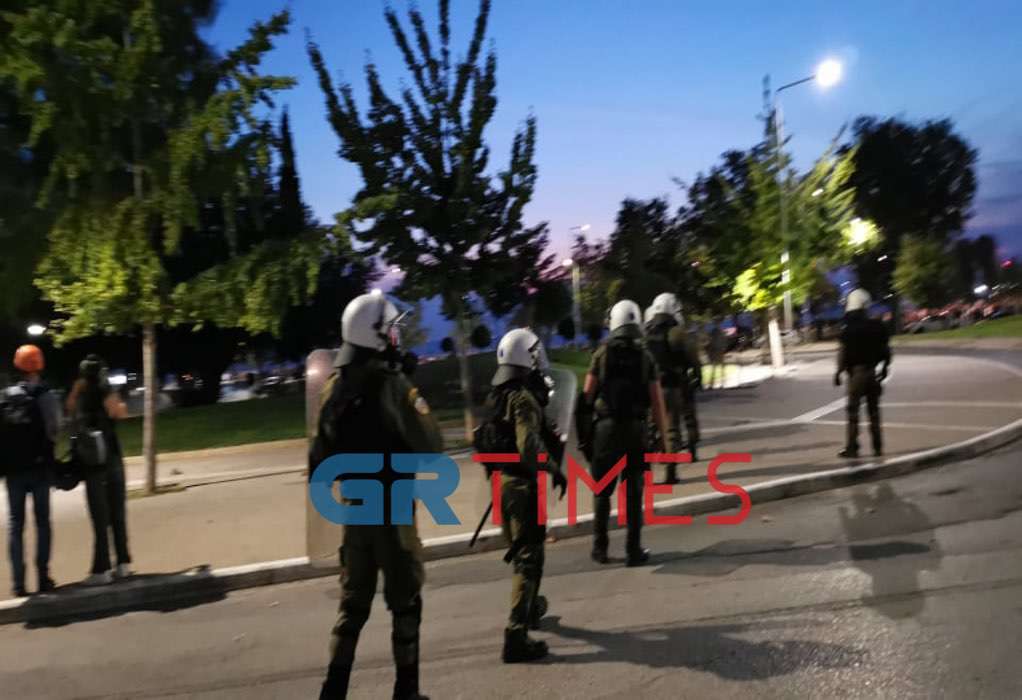 Θεσσαλονίκη: Εννέα συλλήψεις και 6 προσαγωγές στα επεισόδια – Η ανακοίνωση της ΕΛΑΣ (ΦΩΤΟ-VIDEO)