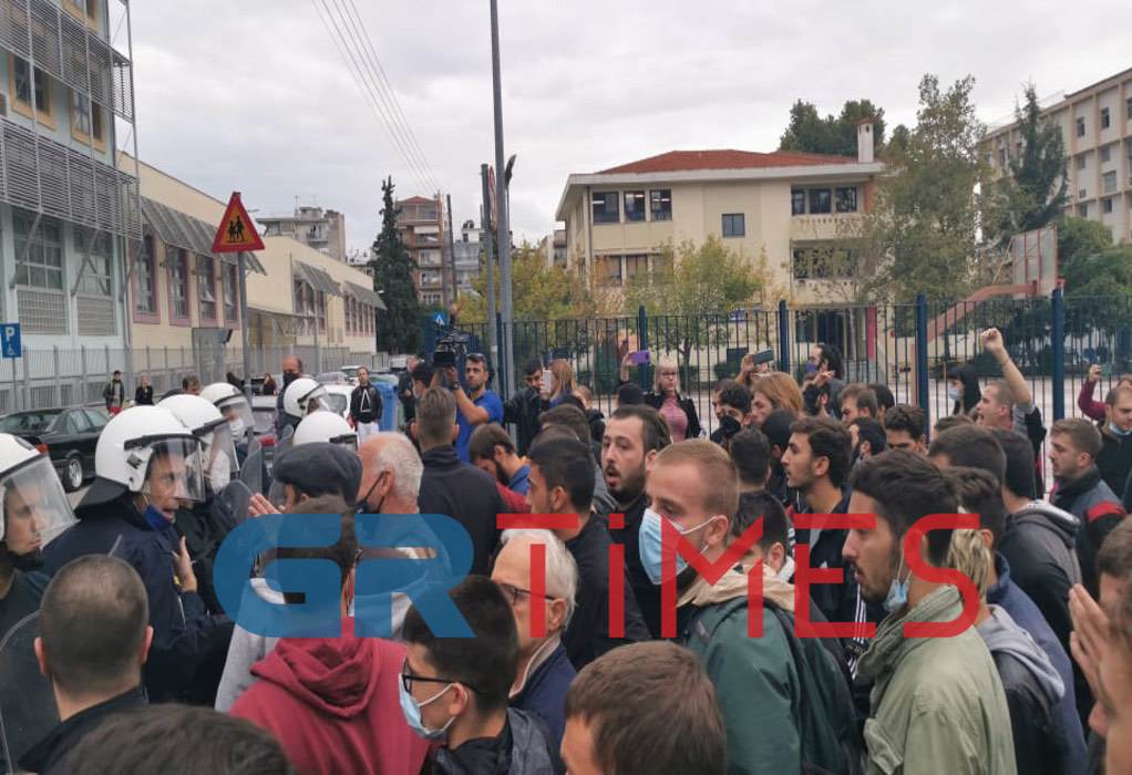 Θεσσαλονίκη: 5 συλλήψεις και 23 προσαγωγές από τα επεισόδια στα ΕΠΑΛ