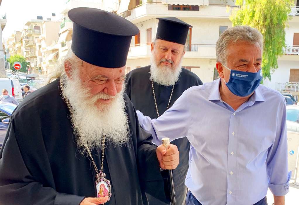 Σεισμός – Στο Αρκαλοχώρι ο αρχιεπίσκοπος Ιερώνυμος: «Στήριξη με έργα-όχι με λόγια από την Εκκλησία»