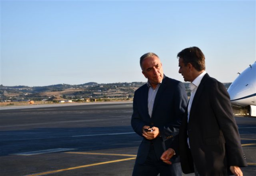 Θεσσαλονίκη: Τον πρωθυπουργό καλοσώρισε στο αεροδρόμιο «Μακεδονία» ο Σταύρος Καλαφάτης 
