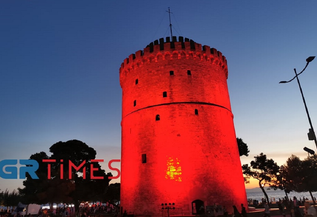 Παγκόσμια Ημέρα Καρδιάς: Στα κόκκινα ο Λευκός Πύργος (ΦΩΤΟ)