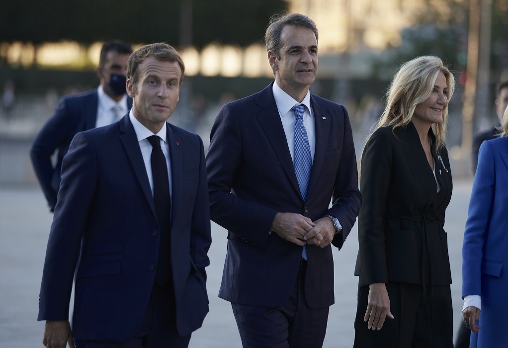 Με τον Γάλλο πρόεδρο θα συναντηθεί αύριο ο πρωθυπουργός