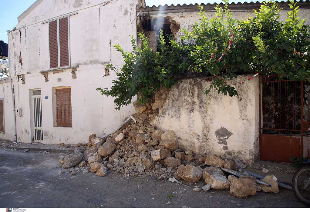 Ηράκλειο: Δούλευε σε σεισμόπληκτο κτίριο και έπεσε τοίχος και τον σκότωσε