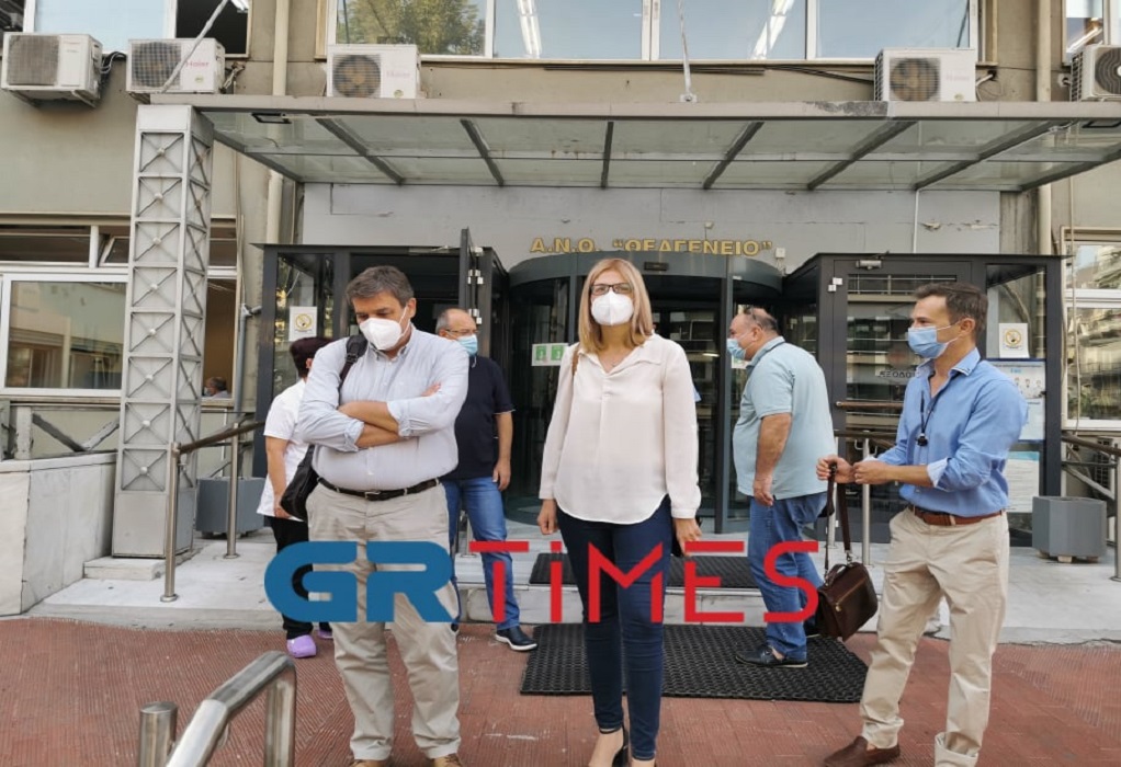 Σε νοσοκομεία της Θεσσαλονίκης κλιμάκιο του ΣΥΡΙΖΑ: “Απροετοίμαστοι για το τέταρτο κύμα” (VIDEO)