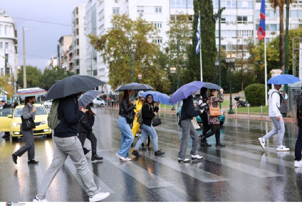 Καιρός: Φεύγουν οι βροχές την Τρίτη, παραμένουν οι βοριάδες στο Αιγαίο (VIDEO)