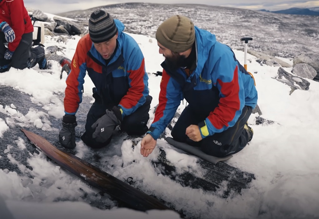 Νορβηγία: Ανακαλύφθηκαν τα αρχαιότερα ξύλινα πέδιλα σκι 1.300 ετών (VIDEO)