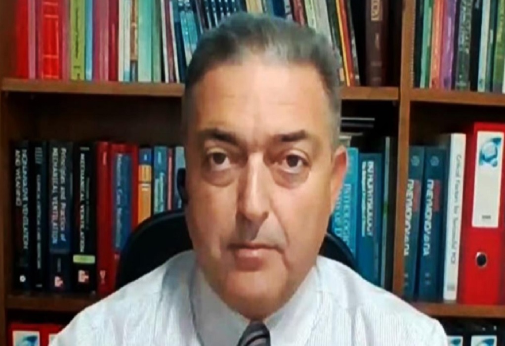 Κορωνοϊός-Βασιλακόπουλος: «Επικίνδυνη» η κατάργηση των πιστοποιητικών