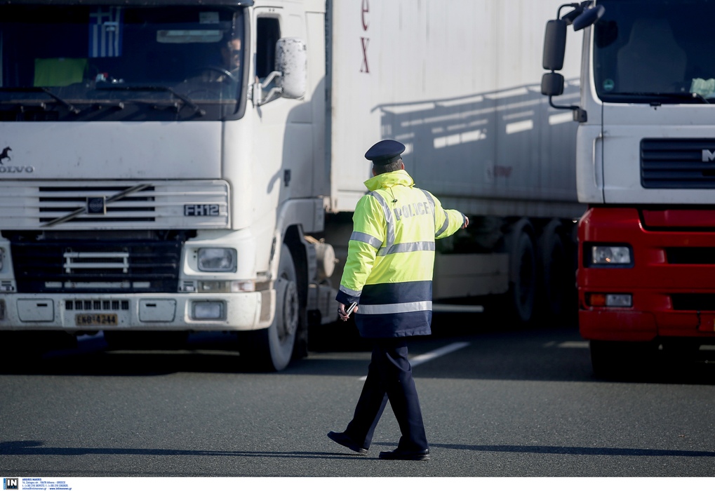 Καθαρά Δευτέρα: Αυξημένα μέτρα της Τροχαίας – Απαγόρευση κυκλοφορίας φορτηγών άνω του 1,5 τόνου