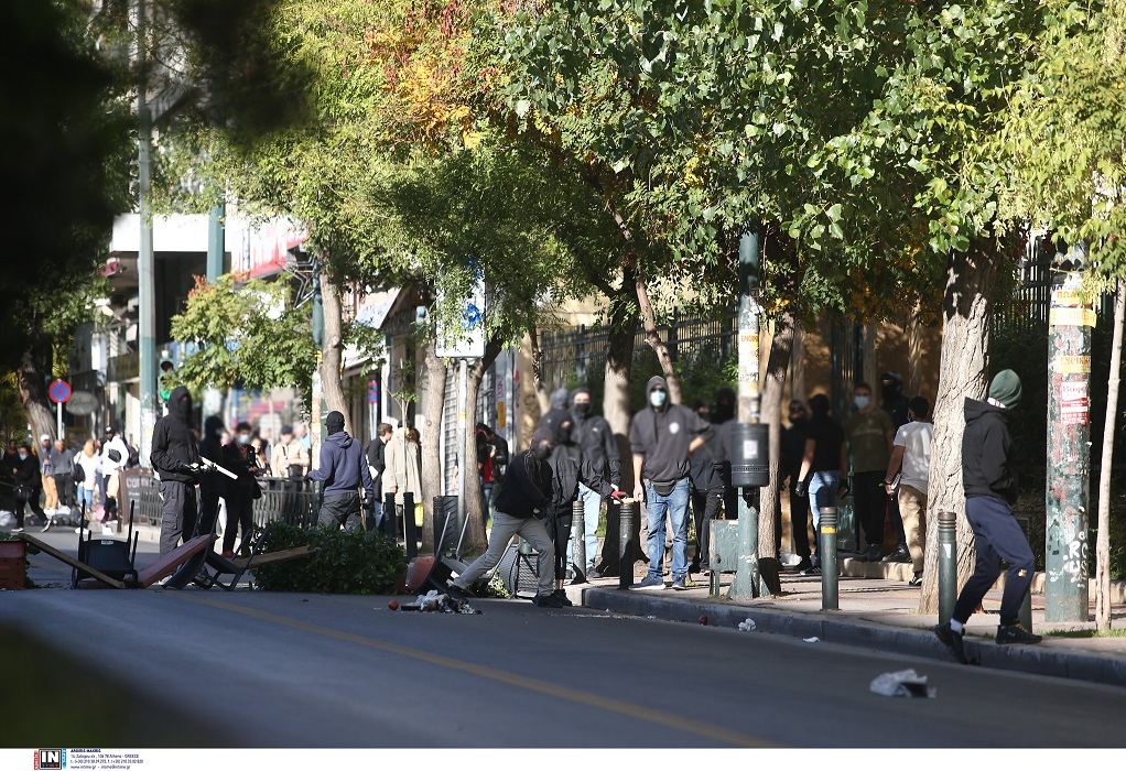 Αθήνα: Πέντε τραυματίες αστυνομικοί – Έξι οι προσαγωγές για επεισόδια στα Εξάρχεια