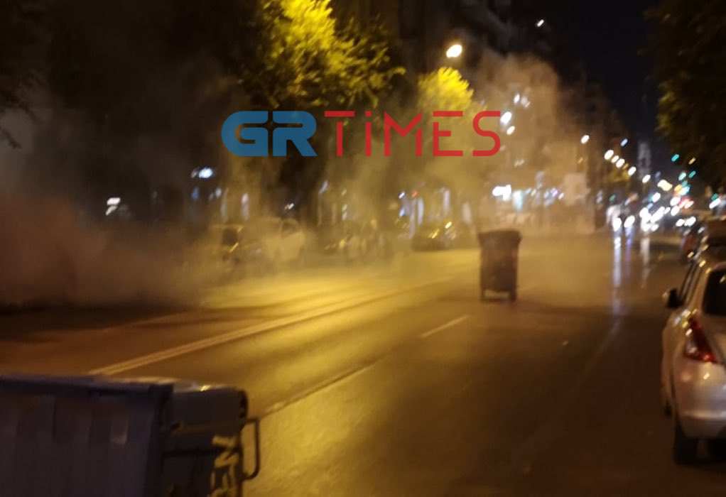 Θεσσαλονίκη: Συνελήφθησαν τέσσερα άτομα για τα χθεσινά επεισόδια – Τι λέει η ΕΛΑΣ