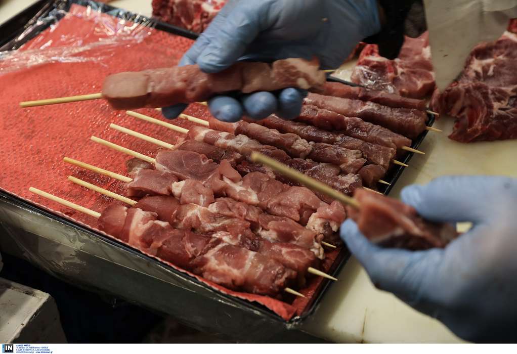 Ηράκλειο: Κρεοπώλης έδειρε πελάτη επειδή δεν αγόρασε το ακριβό κρέας