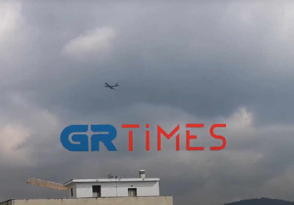 Πτήσεις μαχητικών αεροσκαφών πάνω από τη Θεσσαλονίκη (VIDEO)