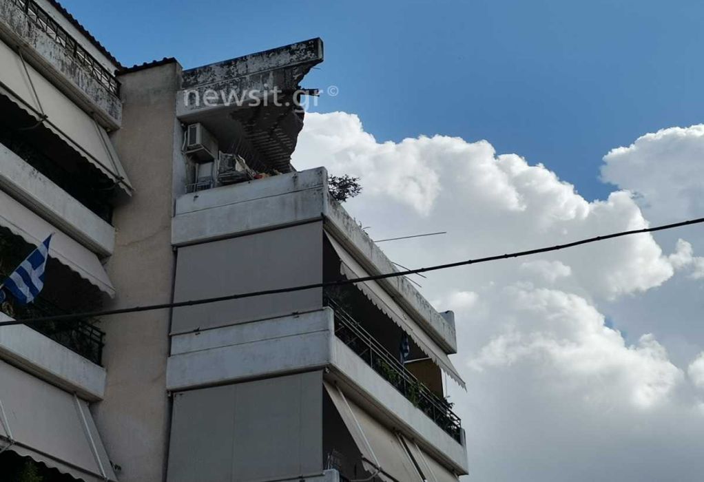 Εκκενώνεται κτήριο στο Χαλάνδρι – Έπεσε μπαλκόνι πολυώροφης πολυκατοικίας