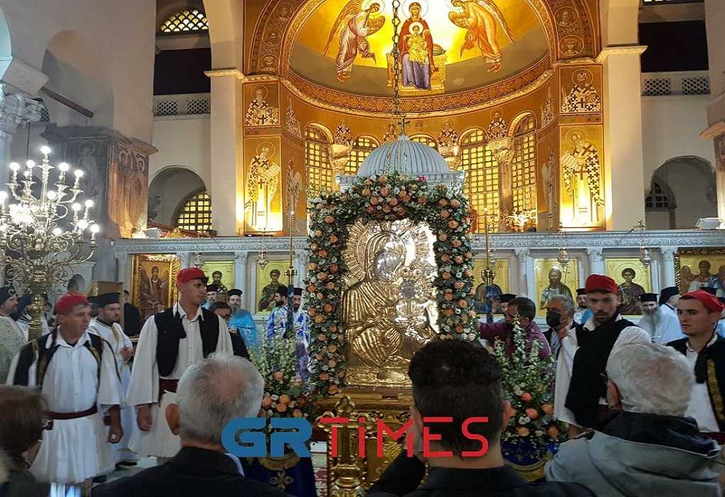 Θεσσαλονίκη: Πλήθος πιστών στην υποδοχή της εικόνας της Παναγίας Πορταΐτισσας (ΦΩΤΟ-VIDEO)