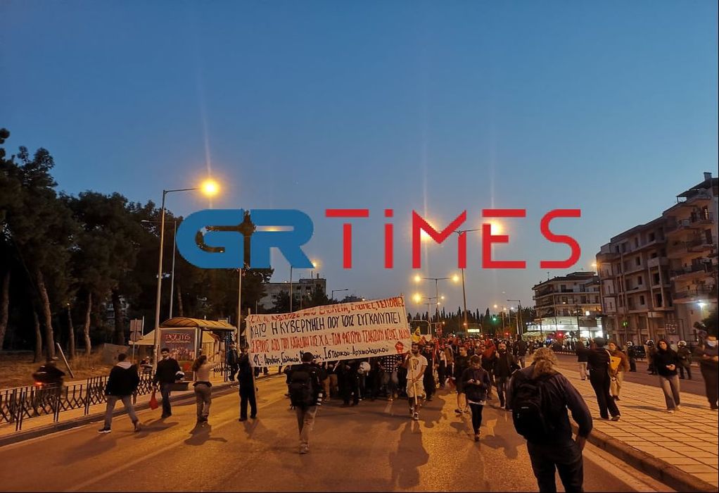 Θεσσαλονίκη: Σε εξέλιξη αντιφασιστική πορεία – Συγκέντρωση ακροδεξιών (ΦΩΤΟ – VIDEO)