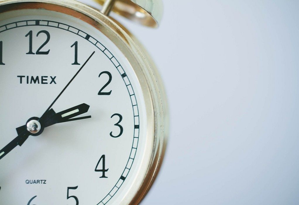 Κανονικά η αλλαγή ώρας και φέτος: Πότε γυρνάμε τα ρολόγια μία ώρα πίσω