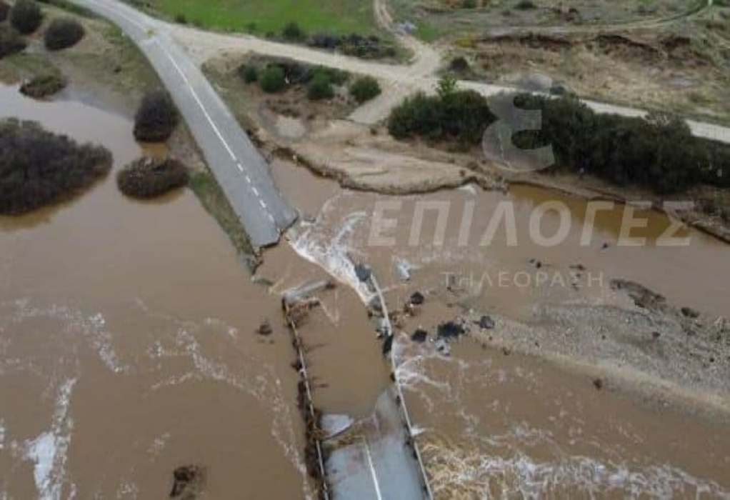 Σέρρες: Πλημμύρα στην Βέργη – Κόπηκε ο δρόμος στα δύο (ΦΩΤΟ)