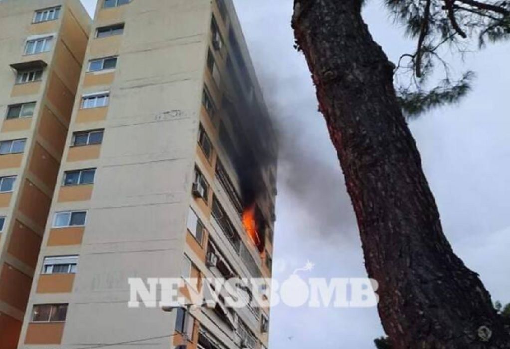 Αθήνα: Φωτιά σε διαμέρισμα στο Περιστέρι (ΦΩΤΟ-VIDEO)