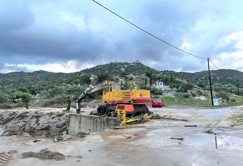 Χαλκιδική: Πλημμύρισαν σπίτια – Παρασύρθηκαν ΙΧ στη Συκιά (ΦΩΤΟ)
