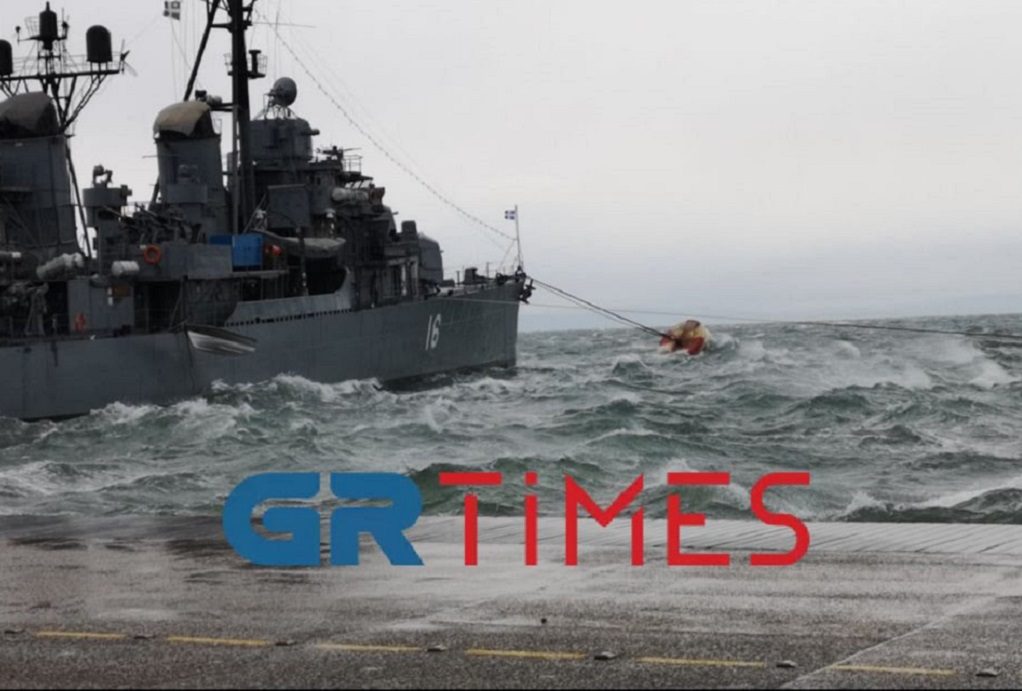 Θεσσαλονίκη: Η θάλασσα βγήκε στη στεριά από τους θυελλώδεις ανέμους (ΦΩΤΟ-VIDEO)