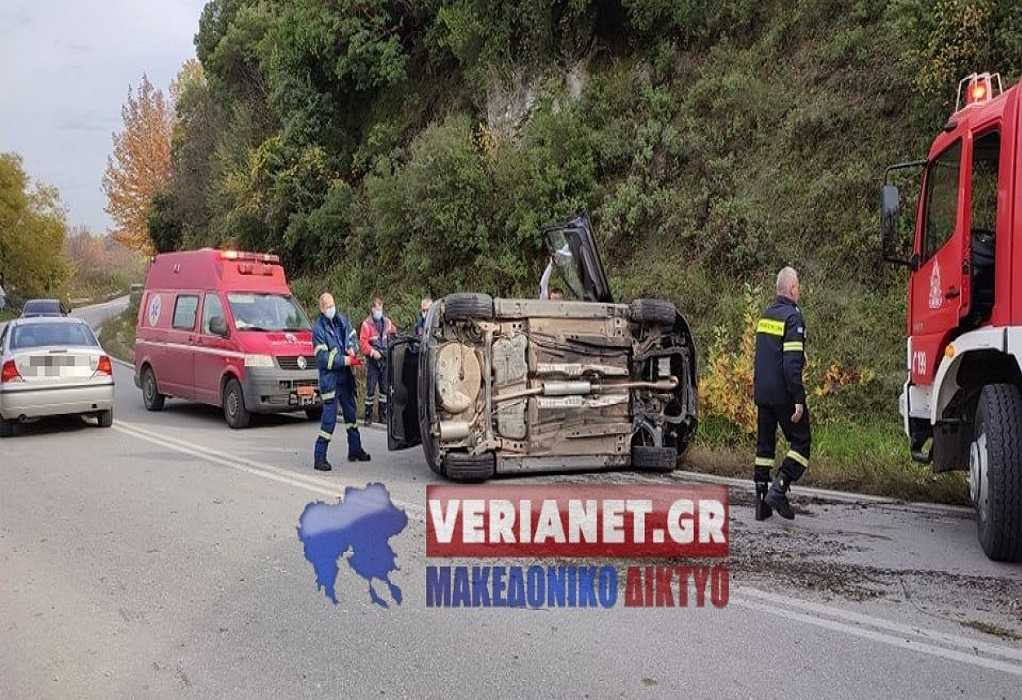 Βέροια: Εκτροπή ΙΧ στο δρόμο προς Βεργίνα – Ανασύρθηκε σώα η οδηγός