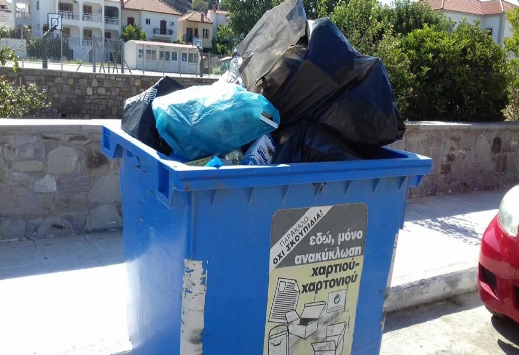 Λήμνος: Πέταξε στα σκουπίδια κατά λάθος 100.000 ευρώ