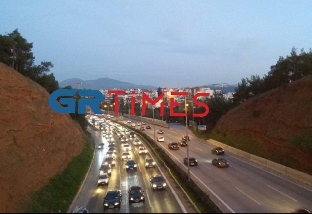 Θεσσαλονίκη: Μεγάλο μποτιλιάρισμα στην Περιφερειακή Οδό (ΦΩΤΟ)