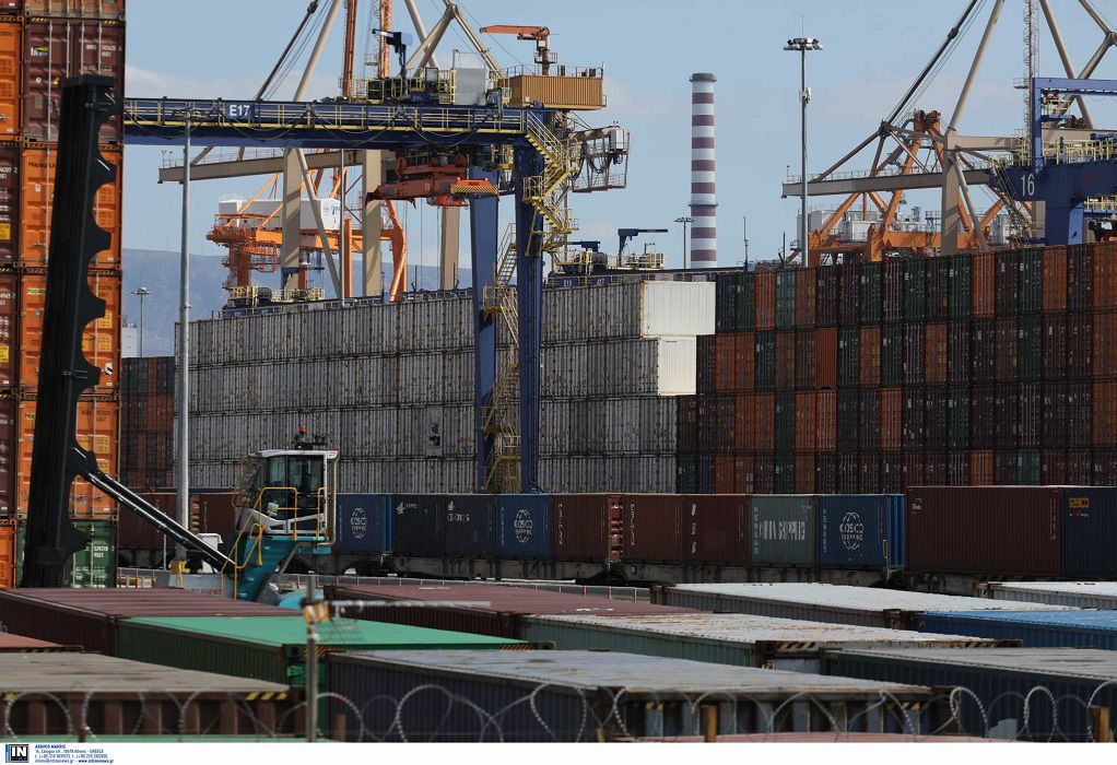 Πειραιάς: Αναστέλλουν τις κινητοποιήσεις οι εργαζόμενοι στο λιμάνι