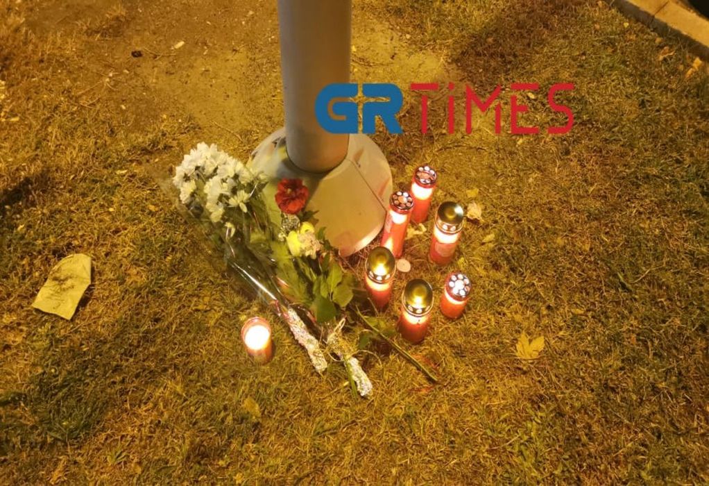 Θεσσαλονίκη: Κεριά και λουλούδια στο σημείο που σκοτώθηκε η ποδηλάτισσα Δήμητρα Ιορδανίδου (VIDEO)