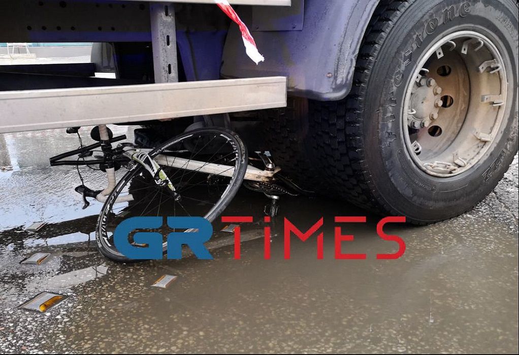 Θεσσαλονίκη: Φορτηγό παρέσυρε ποδηλάτισσα (ΦΩΤΟ-VIDEO)