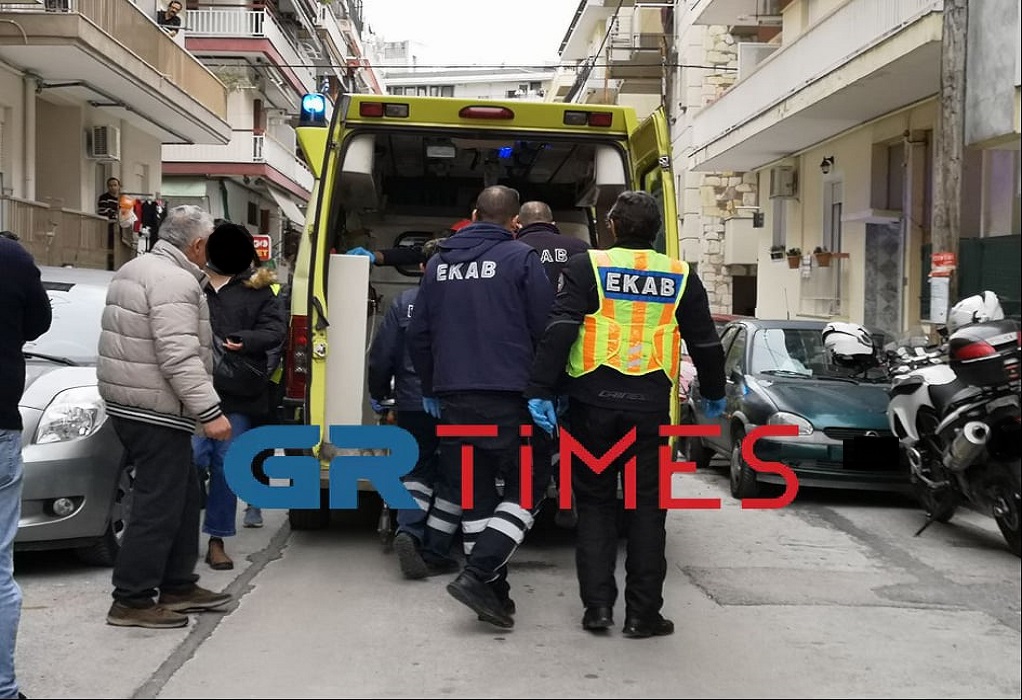 Θεσσαλονίκη: Πτώση γυναίκας από μπαλκόνι πολυκατοικίας (ΦΩΤΟ-VIDEO)