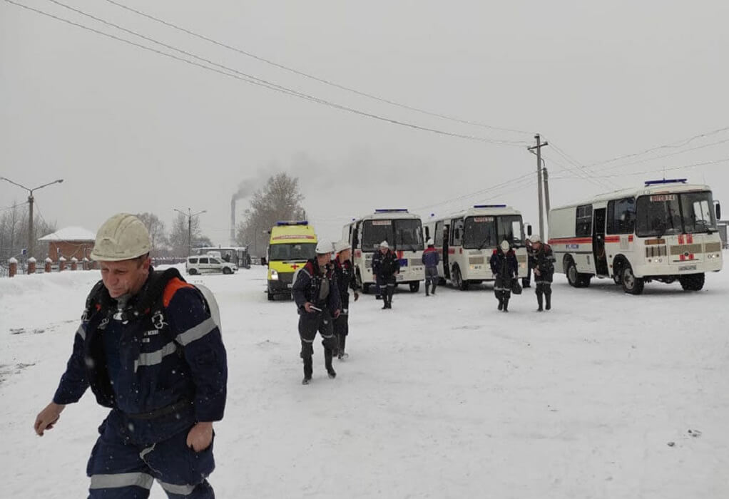 Ρωσία: Ένας νεκρός και δεκάδες εγκλωβισμένοι έπειτα από φωτιά σε ανθρακωρυχείο