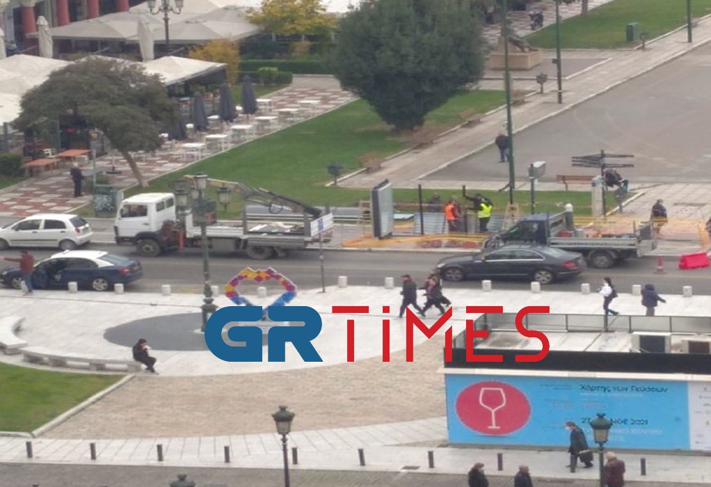 Θεσσαλονίκη: Επανατοποθετήθηκε η στάση λεωφορείων στην Αριστοτέλους (ΦΩΤΟ)   