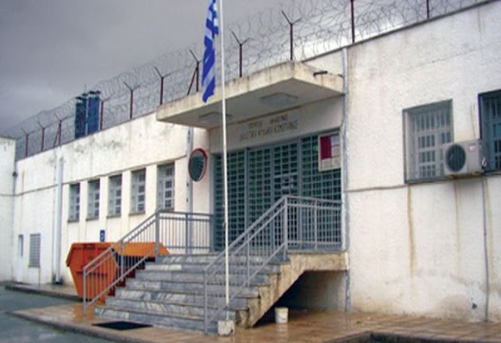 Σωφρονιστικοί υπάλληλοι βοήθησαν κρατούμενο να αποδράσει από τις φυλακές Κορίνθου – Τρεις συλλήψεις